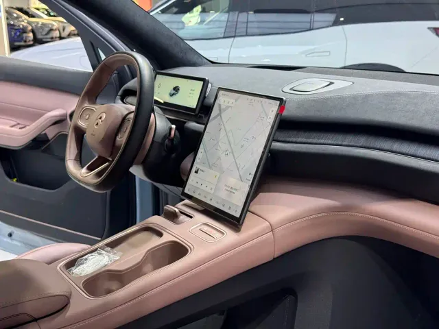 Nio EC6 — Фото автомобиля 18