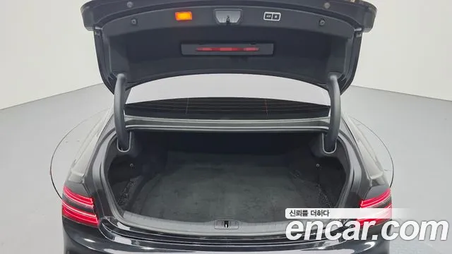 Genesis G80 Бензин 2.5 турбо AWD — Фото автомобиля 8