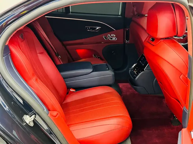 Bentley Flying Spur — Фото автомобиля 20