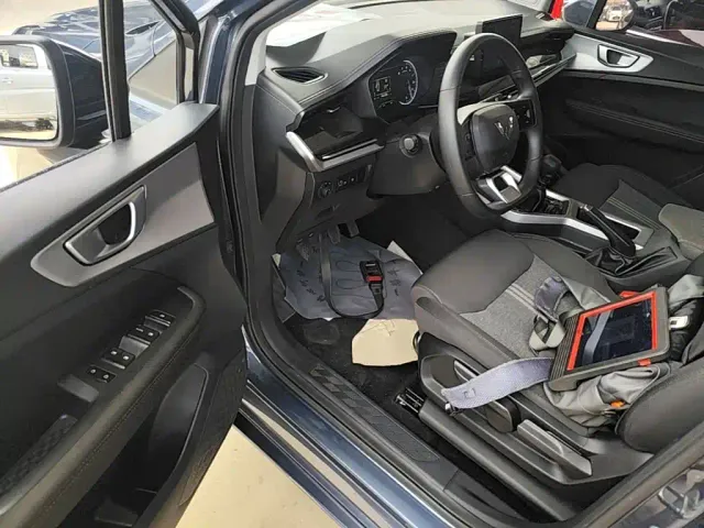 Wuling Jiachen — Фото автомобиля 15