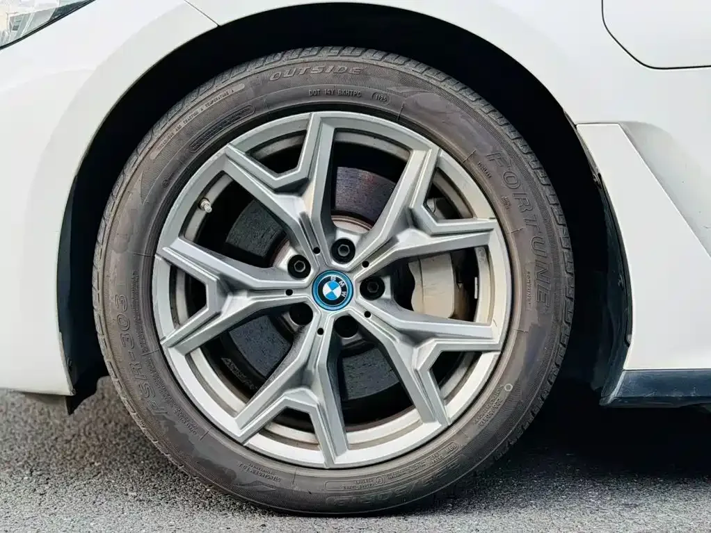 BMW BMW i3 2022 eDrive 35 L — Фото автомобиля 7