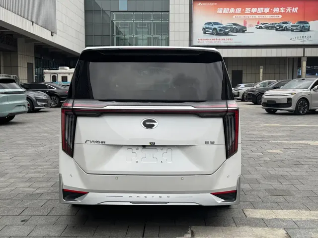 GAC Trumpchi E9 — Фото автомобиля 6