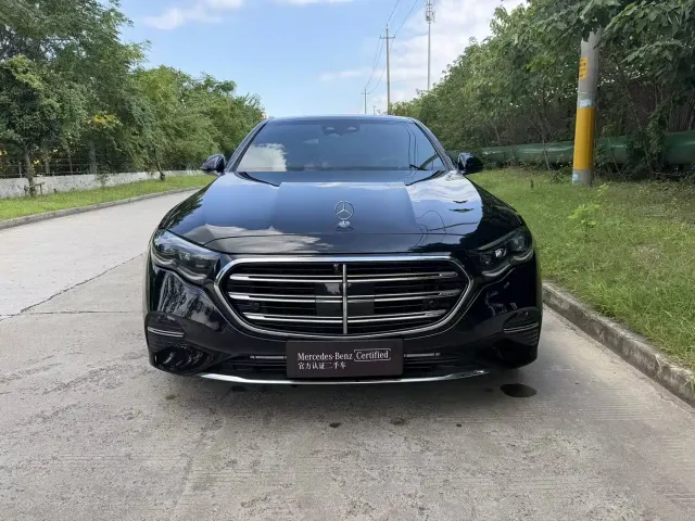 Mercedes-Benz E-Class — Фото автомобиля 2