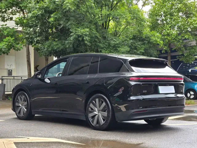 Li Auto i6 — Фото автомобиля 13