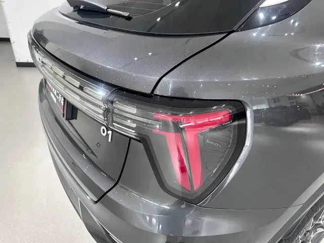 Lynk & Co 01 — Фото автомобиля 14