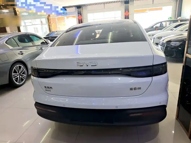 BYD Seal 05 DM-i — Фото автомобиля 5