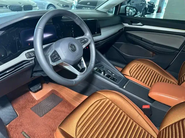 Volkswagen Golf — Фото автомобиля 8
