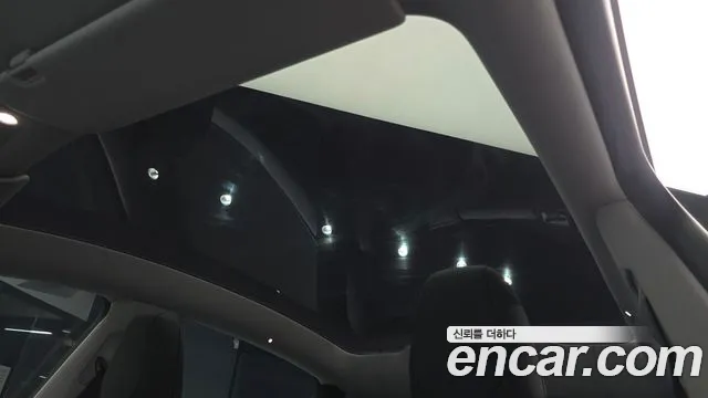 Tesla Model Y — Фото автомобиля 15