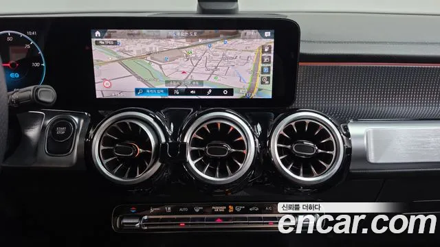 Mercedes-Benz EQB — Фото автомобиля 14
