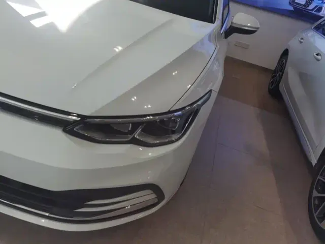 Volkswagen Golf — Фото автомобиля 5