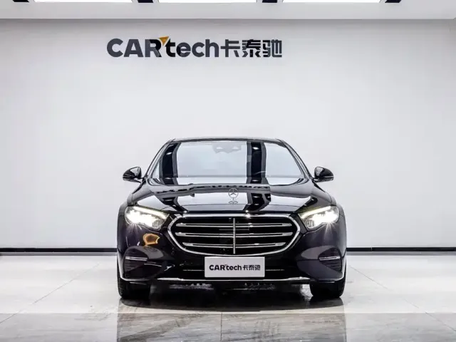 Mercedes-Benz E-Class — Фото автомобиля 2
