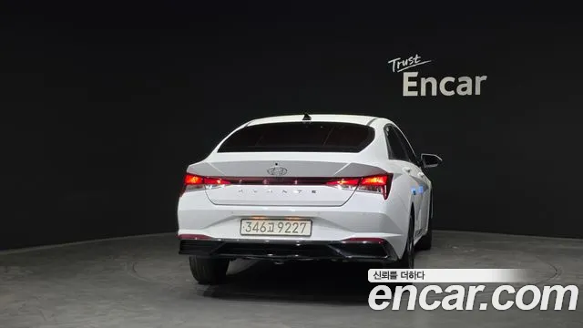 Hyundai AVANTE Avante (CN7) — Фото автомобиля 4