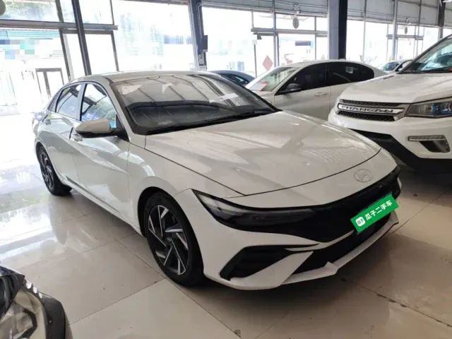 Hyundai Elantra — Фото автомобиля 21