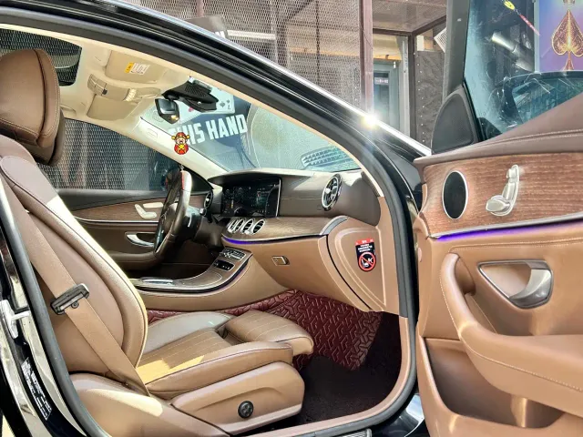 Mercedes-Benz E-Class — Фото автомобиля 11