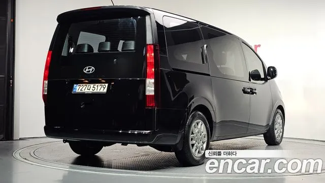 Hyundai Staria Staria Tourer 11 мест — Фото автомобиля 2