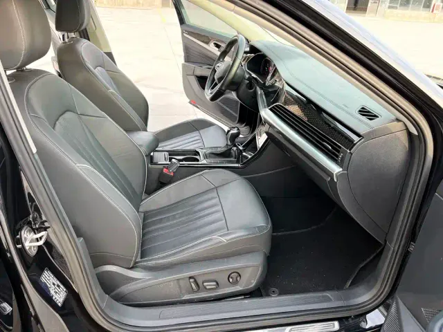 Volkswagen Passat — Фото автомобиля 16