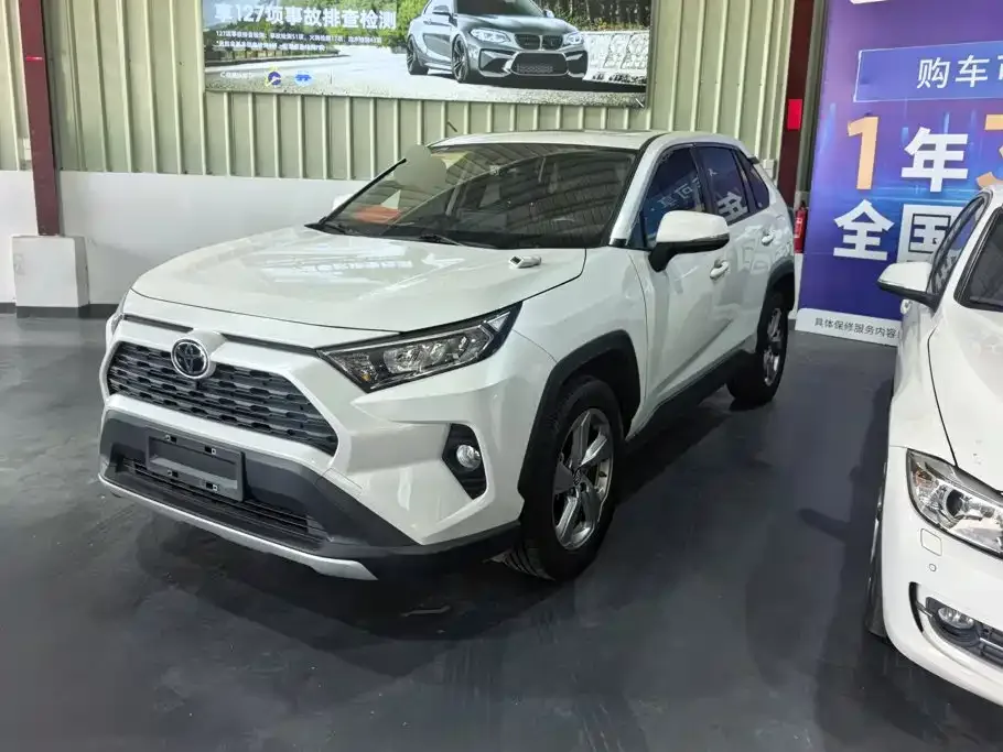 Фотография автомобиля — Toyota RAV4
