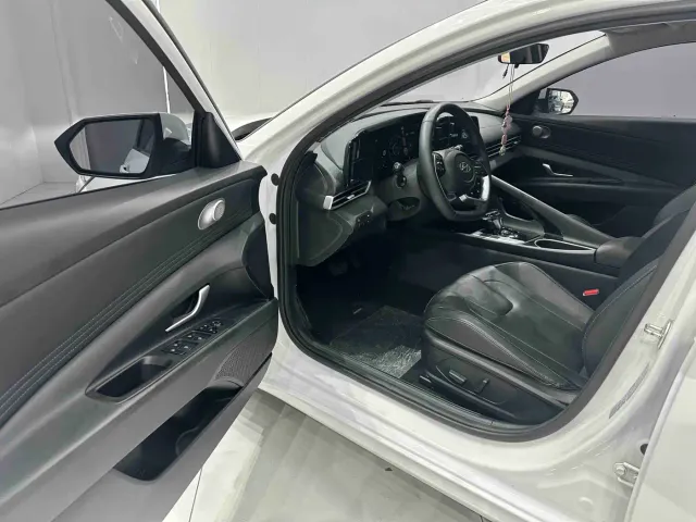 Hyundai Elantra — Фото автомобиля 7
