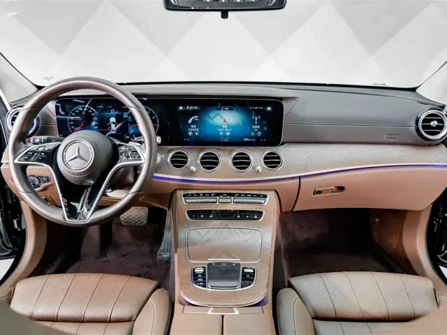 Mercedes-Benz E-Class — Фото автомобиля 10