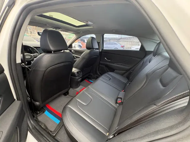 Hyundai Elantra — Фото автомобиля 8