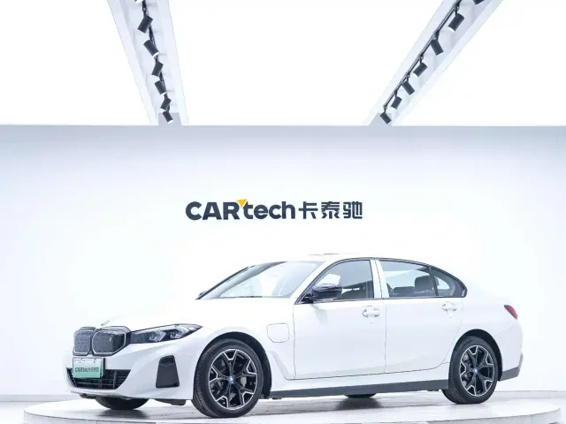 Фотография автомобиля — BMW i3