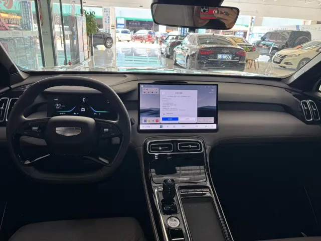 Geely Boyue L — Фото автомобиля 5