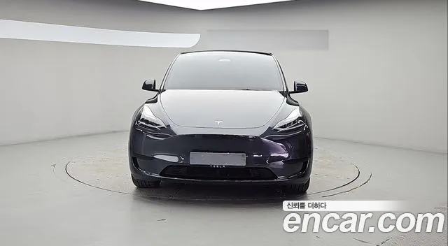 Tesla Model Y — Фото автомобиля 4