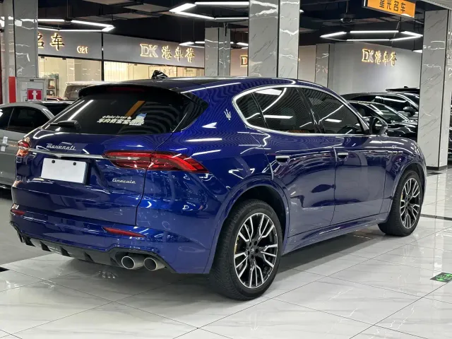 Maserati Grecale — Фото автомобиля 6