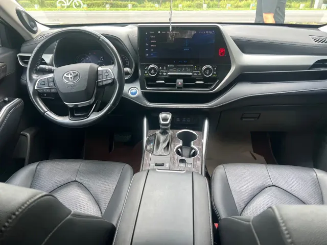 Toyota Highlander — Фото автомобиля 5