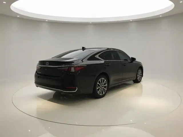 Lexus ES — Фото автомобиля 6