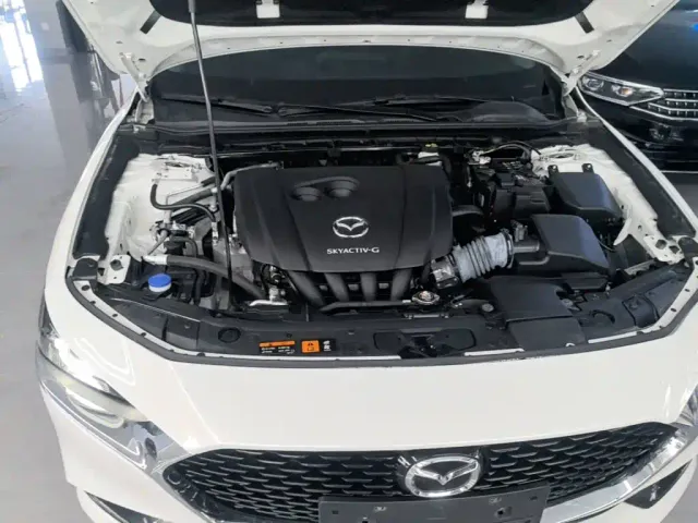 Mazda Axela — Фото автомобиля 15