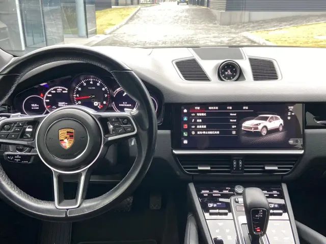 Porsche Cayenne — Фото автомобиля 2