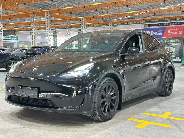 Фотография автомобиля — Tesla Model Y