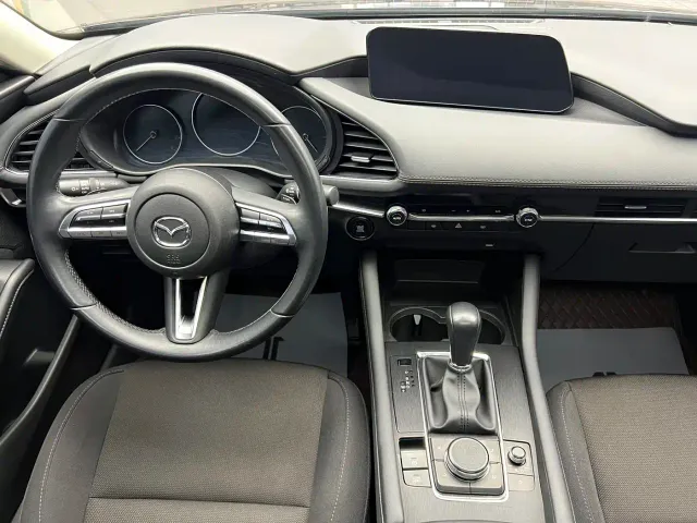 Mazda Axela — Фото автомобиля 9