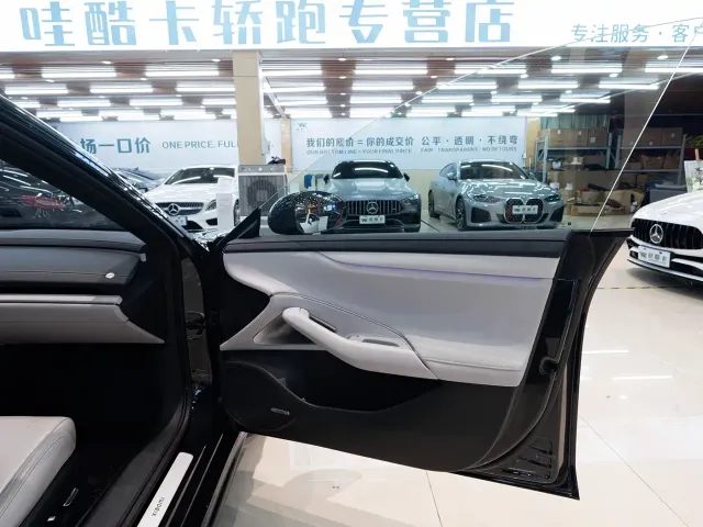 Xiaomi SU7 — Фото автомобиля 18
