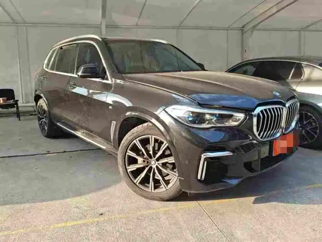 Фотография автомобиля — BMW X5