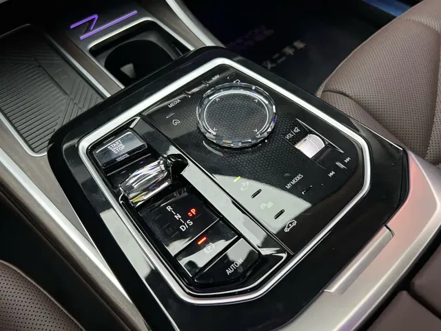 BMW 7 Series — Фото автомобиля 14