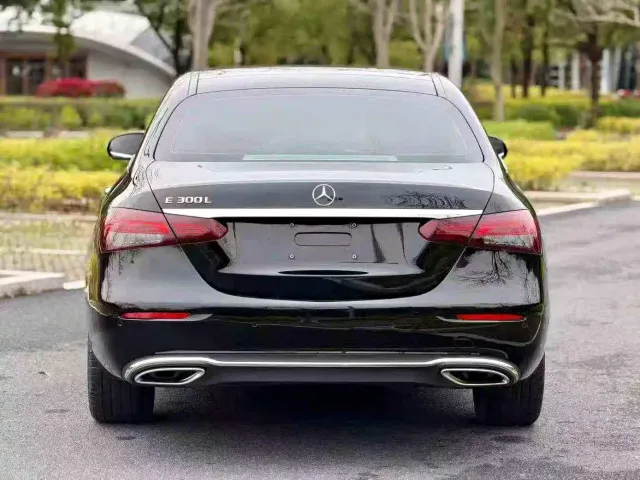 Mercedes-Benz E-Class — Фото автомобиля 7