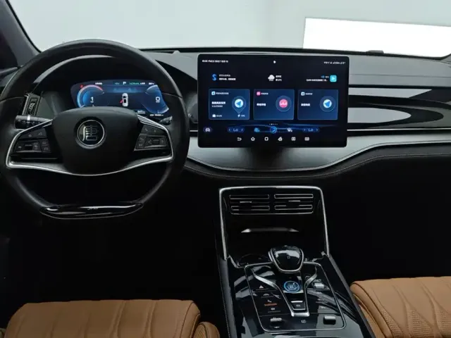 BYD Tang — Фото автомобиля 12