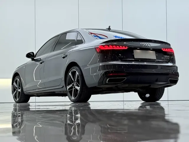 Audi A4L — Фото автомобиля 14