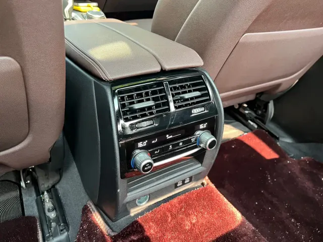 BMW 5 Series — Фото автомобиля 15