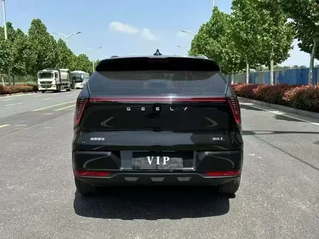 Geely Boyue L — Фото автомобиля 7