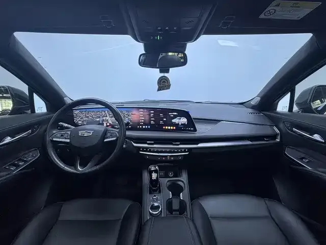 Cadillac XT4 — Фото автомобиля 4