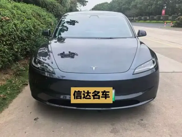Tesla Model 3 — Фото автомобиля 2