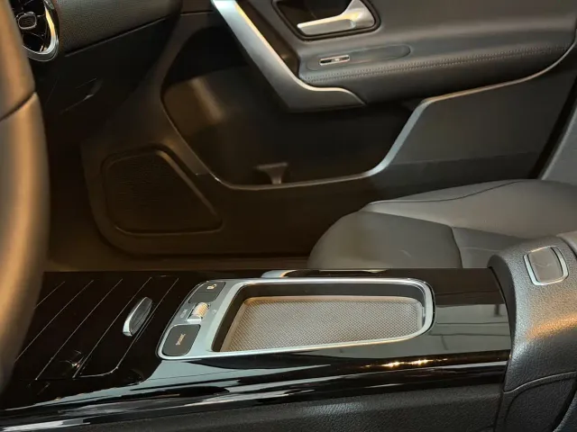 Mercedes-Benz A-Class — Фото автомобиля 12