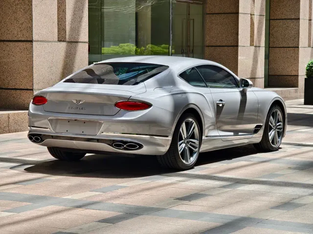 Bentley Continental — Фото автомобиля 3