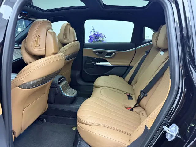 Mercedes-Benz E-Class — Фото автомобиля 13
