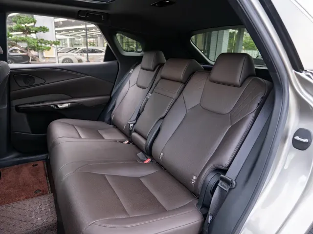 Lexus RX — Фото автомобиля 12