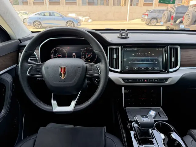 Hongqi HS7 — Фото автомобиля 12