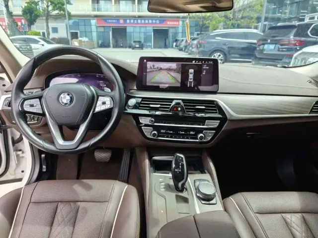 BMW 5 Series — Фото автомобиля 8